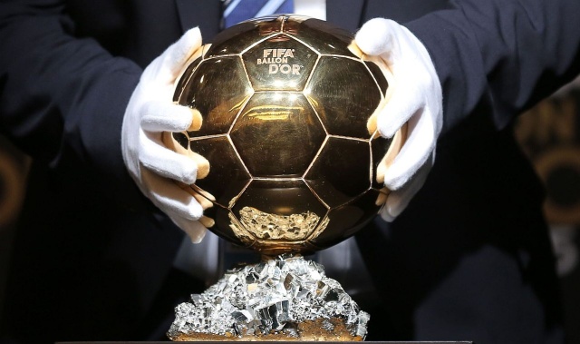 Kto zostanie najlepszym piłkarzem świata Odpowiedź poznamy w poniedziałek wieczorem w Londynie, gdzie po raz 70. zostanie przyznana Złota Piłka magazynu France Football. Wśród 30 nominowanych piłkarzy jest sześciu mistrzów świata.