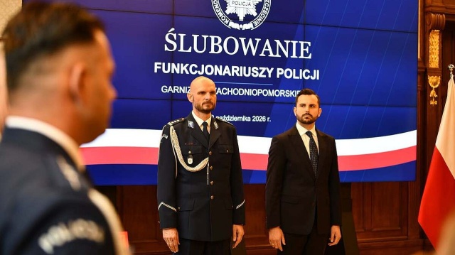 Mamy w regionie 48 nowych policjantów. Funkcjonariuszy i funkcjonariuszki złożyli ślubowanie. Uroczystość odbyła się w Sali Rycerskiej Zachodniopomorskiego Urzędu Wojewódzkiego w Szczecinie.