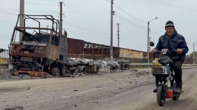 Do Ołeszek dostarczono pomoc humanitarną i rozpoczęła się ewakuacja mieszkańców. Wcześniej rozminowane zostały drogi do okupowanego miasta.