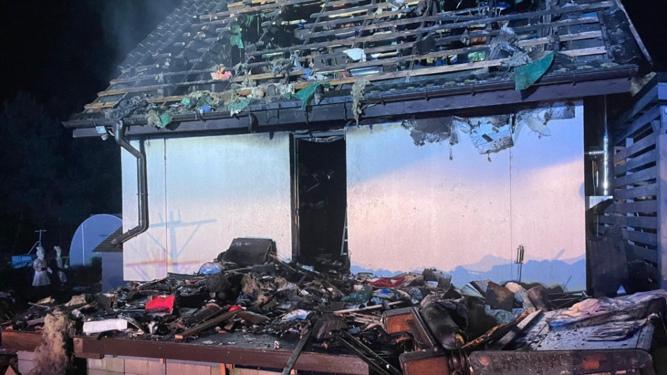 Pożar domu jednorodzinnego. Straty materialne są ogromne [ZDJĘCIA]