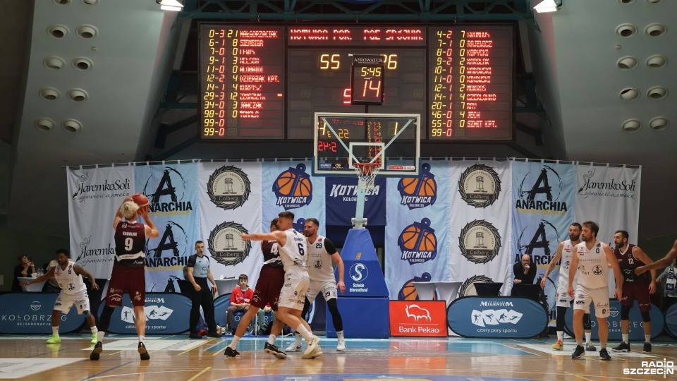 Kotwica Kołobrzeg wygrała koszykarskie derby [ZDJĘCIA]