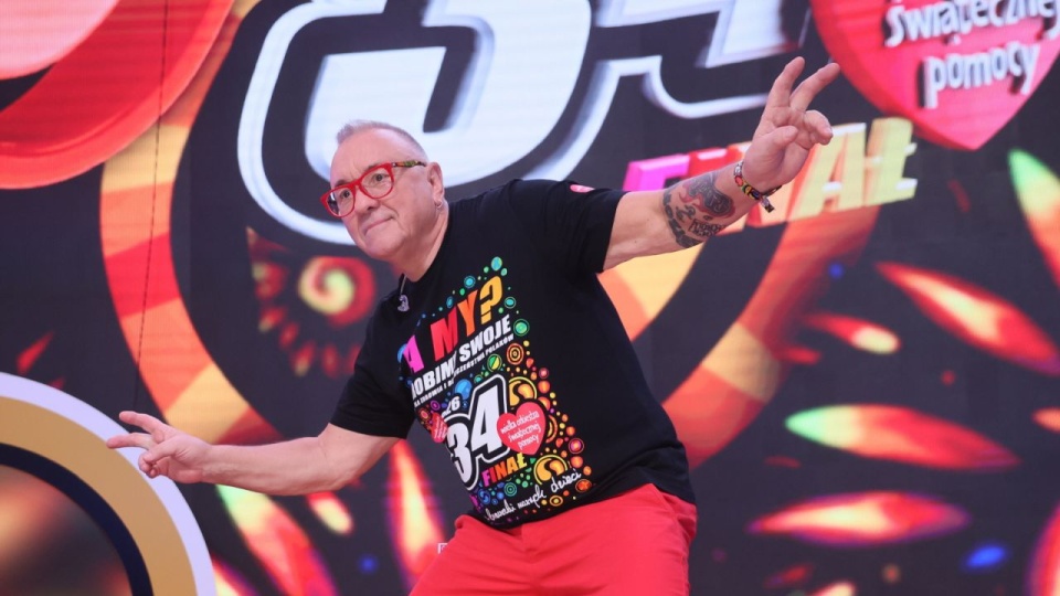 Prezes zarządu Fundacji Wielkiej Orkiestry Świątecznej Pomocy Jerzy Owsiak w studiu telewizyjnym WOŚP na błoniach Stadionu Narodowego w Warszawie. Trwa 34. finał Wielkiej Orkiestry Świątecznej Pomocy. Celem tegorocznej zbiórki, odbywającej się pod hasłem „Zdrowe brzuszki naszych dzieci”, jest diagnostyka i leczenie chorób przewodu pokarmowego u najmłodszych pacjentów. PAP/Leszek Szymański