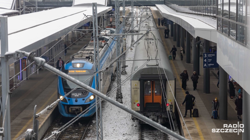 Według pasażerów że sytuacja na szczecińskim dworcu się poprawia [ZDJĘCIA]