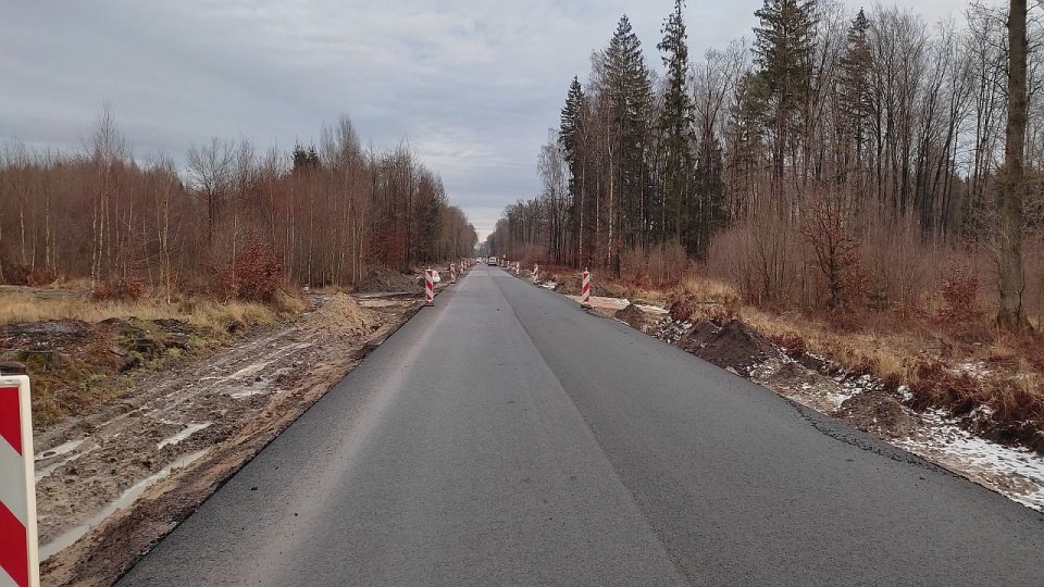 Utrudnienia na przebudowywanym odcinku DW102