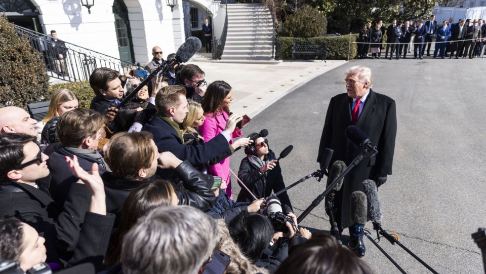 Trump wysyła lotniskowiec w rejon Iranu