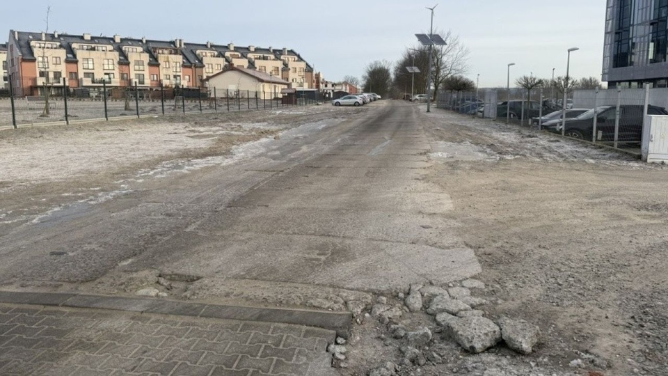 Droga w Skarbimierzycach jest w fatalnym stanie. Teraz przejdzie kompleksowy remont