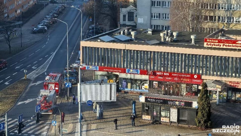 Koparka wjechała w witrynę [ZDJĘCIA]