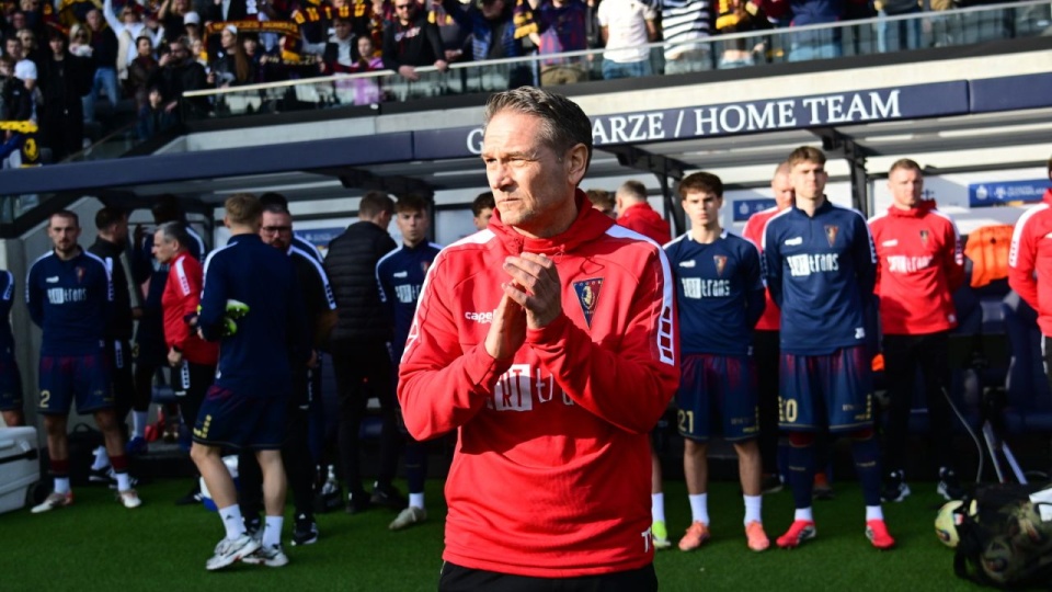 Trener Pogoni Szczecin Thomas Thomasberg podczas meczu 23. kolejki piłkarskiej Ekstraklasy z Widzewem Łódź. PAP/Marcin Bielecki