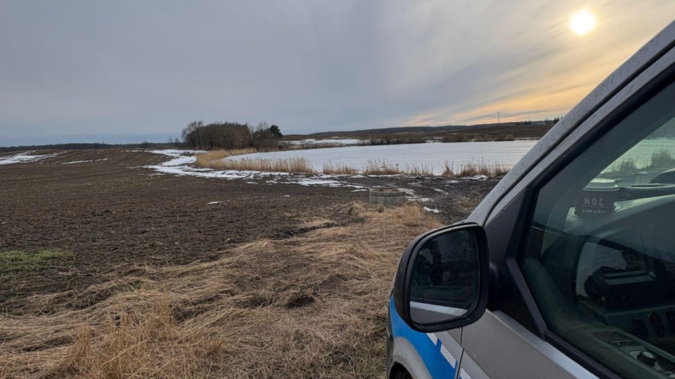 Wędkarz utonął po załamaniu się lodu na jeziorze