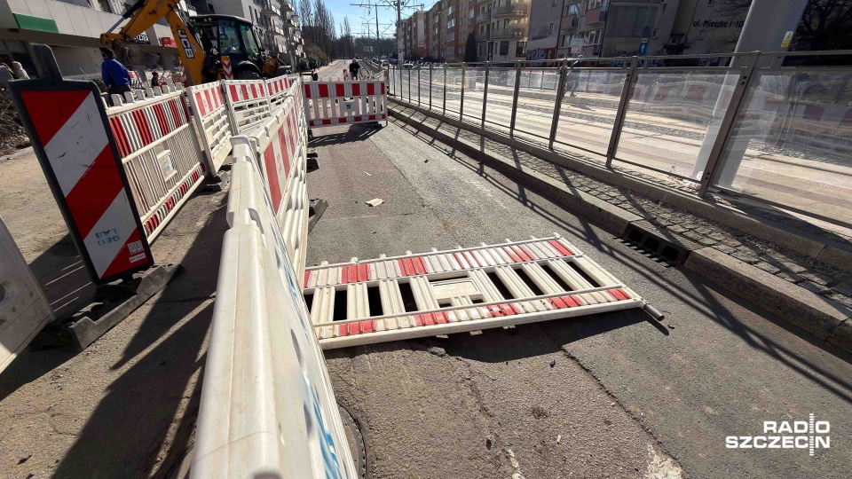 Dziurą w jezdni na Al. Powstańców Wielkopolskich zajmie się... specjalna komisja