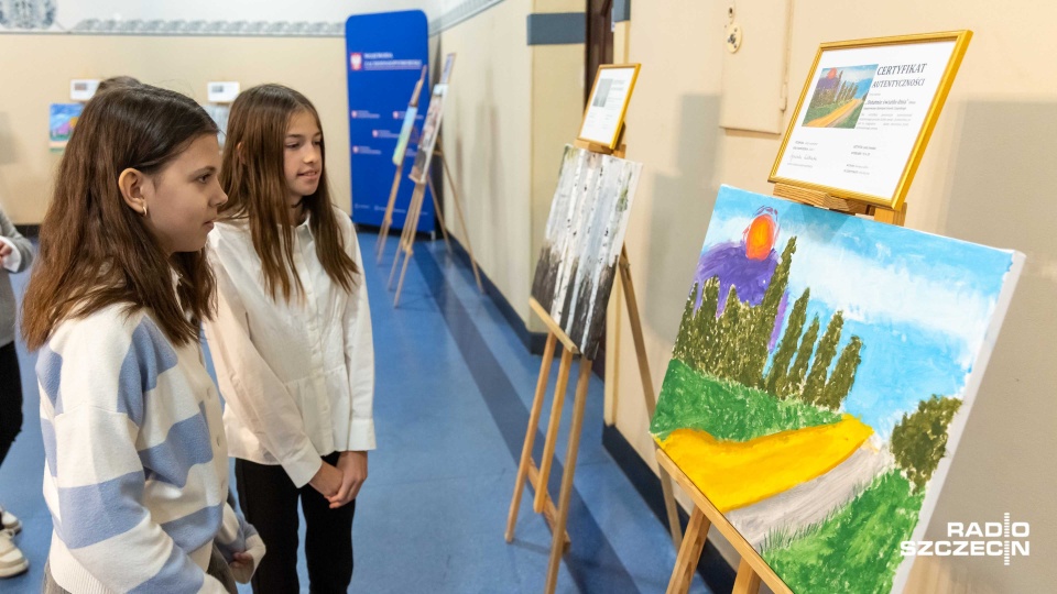 Pierwsza prawdziwa wystawa zdolnych uczniów szczecińskiej podstawówki [ZDJĘCIA]
