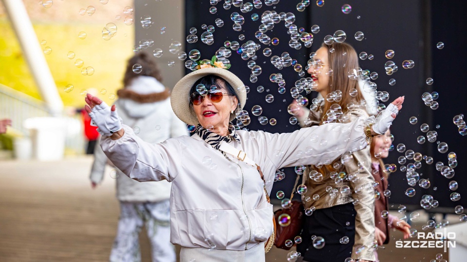 Kobiety świętowały na deskach Teatru Letniego [WIDEO, ZDJĘCIA]