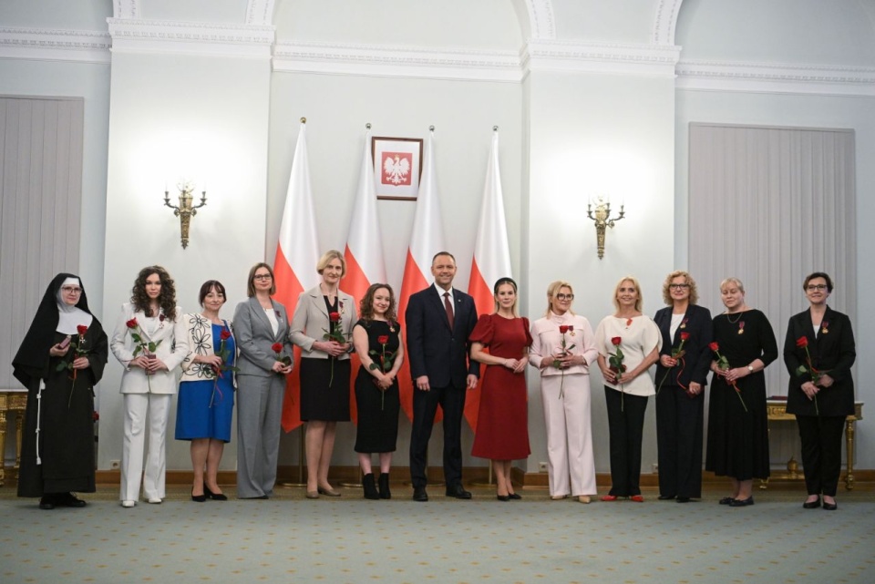 Prezydent odznaczył zasłużone kobiety