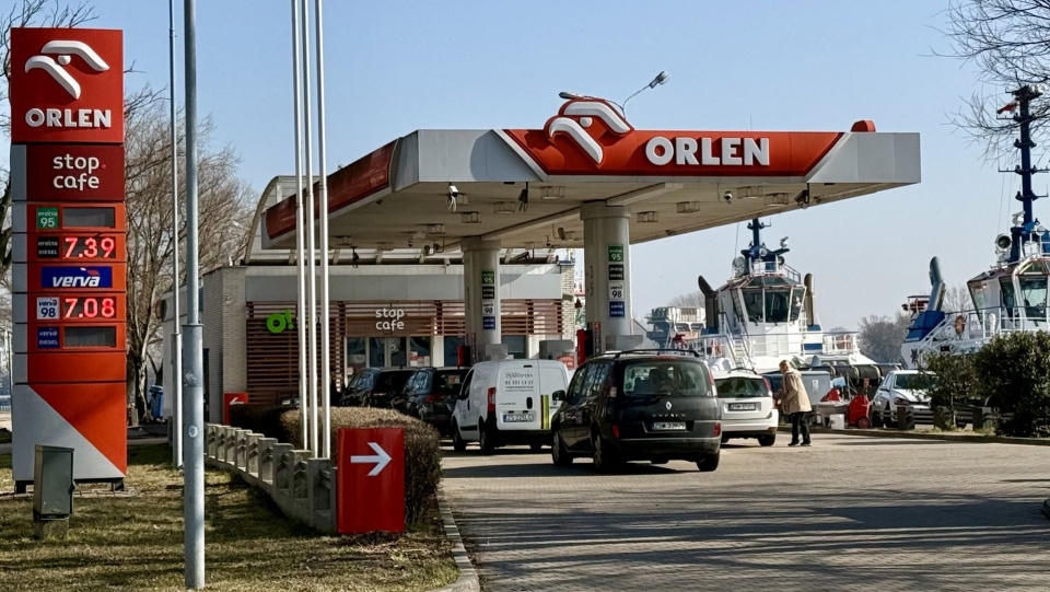 Świnoujście prosi właścicieli stacji o kontrolowanie tankujących Niemców