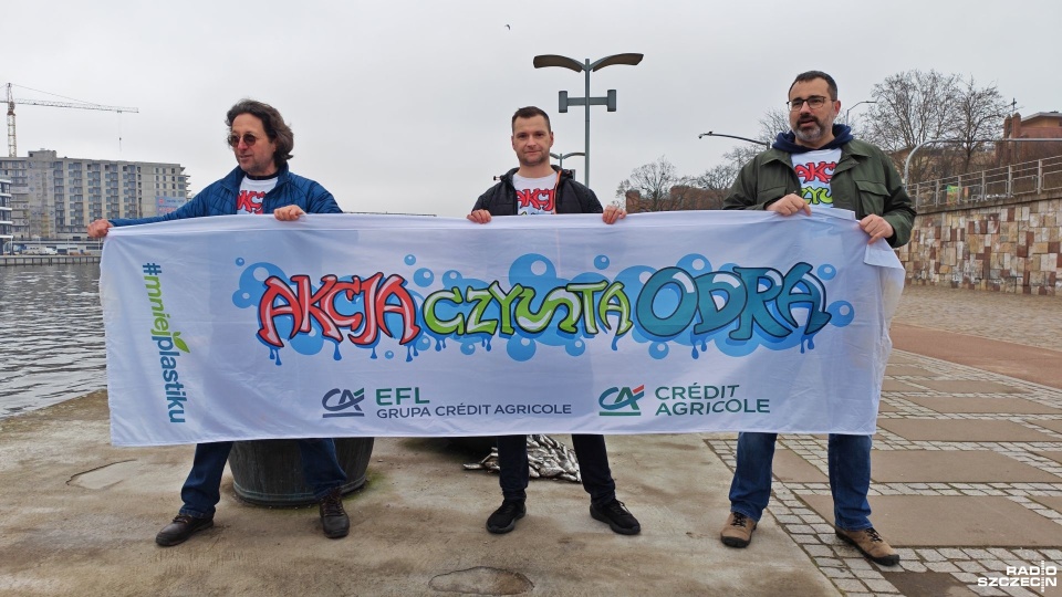 Wielkie porządki na Odrze. Co roku wyławiane jest 150 ton śmieci