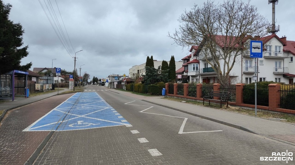 Drogowo-parkingowy absurd pod Kołobrzegiem