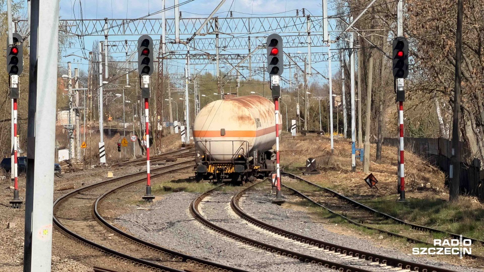 Służby w czwartek wypompują amoniak z wykolejonej cysterny