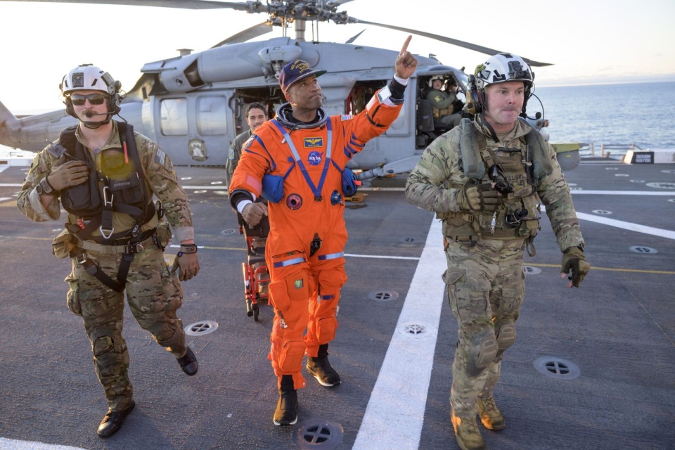 PAP/EPA/BILL INGALLS / NASA / HANDOUT