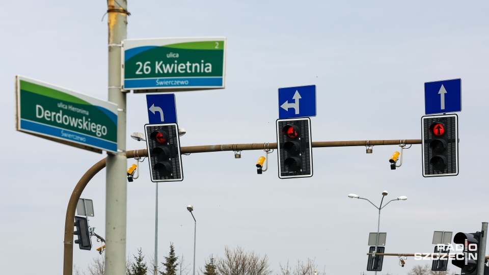 Niektórzy omijają to skrzyżowanie szerokim łukiem. Ponad dwa lata systemu