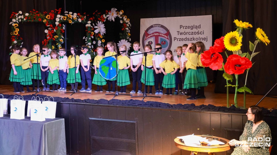 Dzieci wyśpiewały swoją miłość do planety Ziemi [ZDJĘCIA]