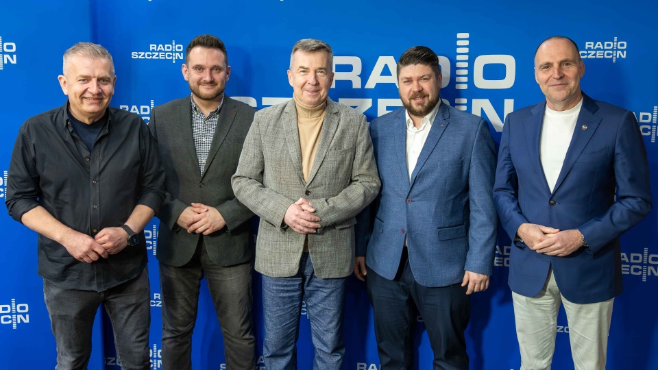 Na zdj. od lewej: Bartosz Arłukowicz, Krzysztof Romianowski, Dariusz Wieczorek, Rafał Kubowicz, Adam Rudawski. Fot. Robert Stachnik [Radio Szczecin]