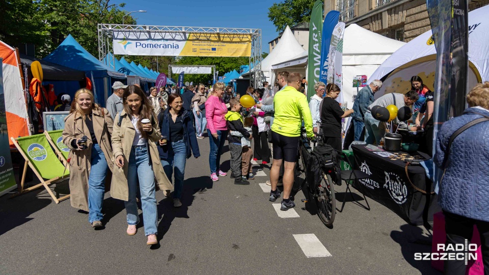 Tłoczno na Wałach Chrobrego. Trwa Piknik nad Odrą