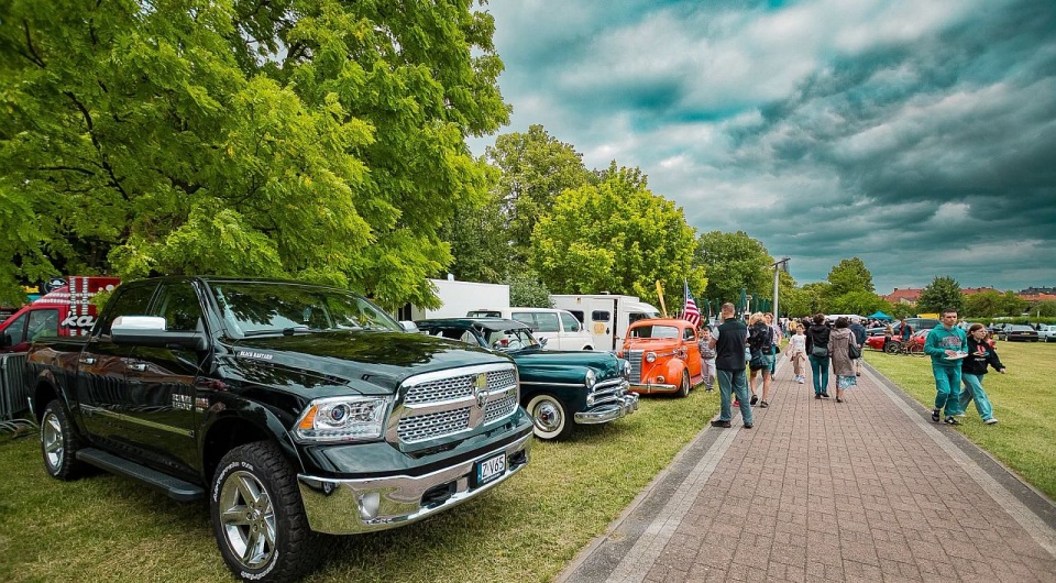 Trwa IV Wałecki Zlot Motoryzacji Amerykańskiej