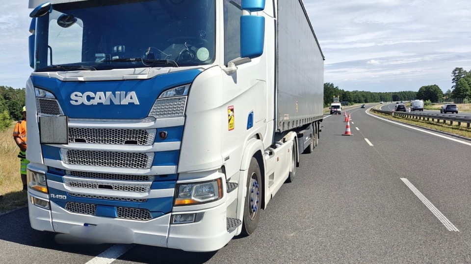 Ciężarówką pod wpływem narkotyków – 34-latek uderzył w bariery na s3