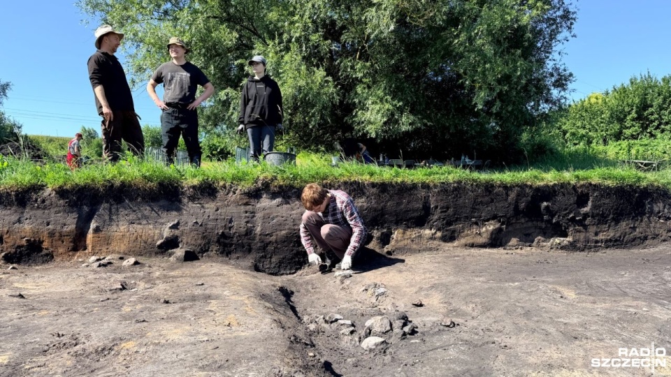 Otwarte wykopaliska archeologiczne, które można odwiedzić w drodze nad morze