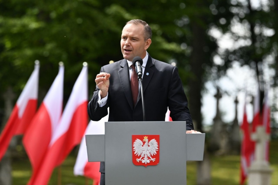 Prezydent chce publicznego zakazu eksponowania "flag banderowskich"