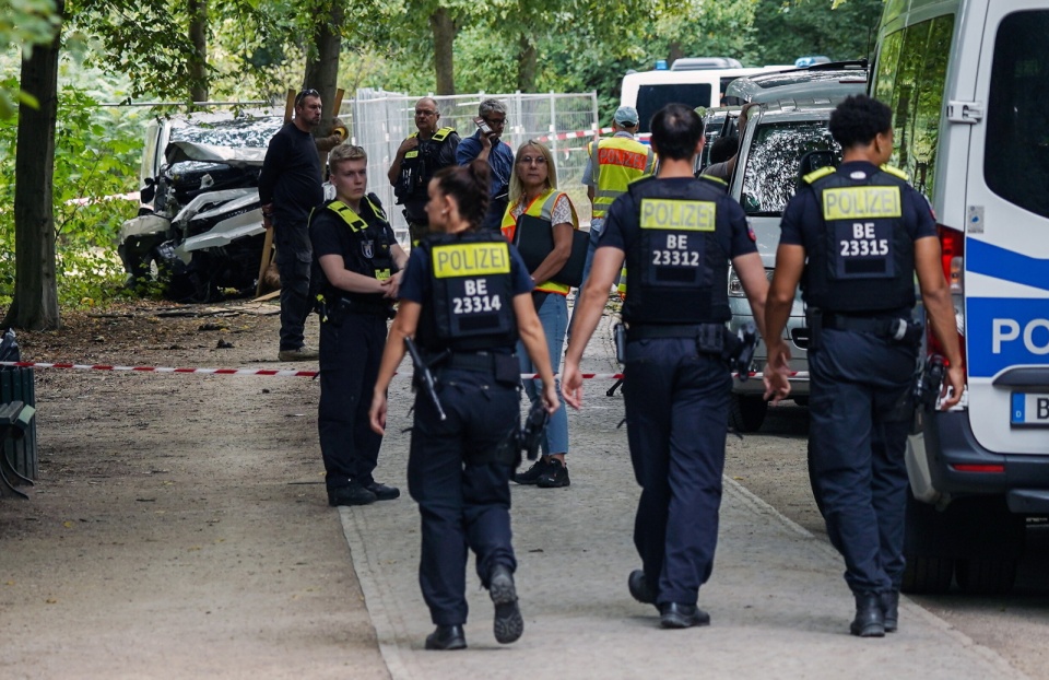 Atak na paradzie w Berlinie. "Bild": Trwa pościg za drugim podejrzanym