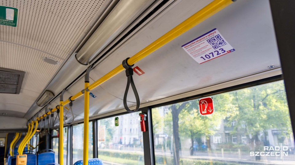 Czy Szczecinianie przyzwyczaili się do nowego sposobu kasowania elektronicznych biletów [ZDJĘCIA]