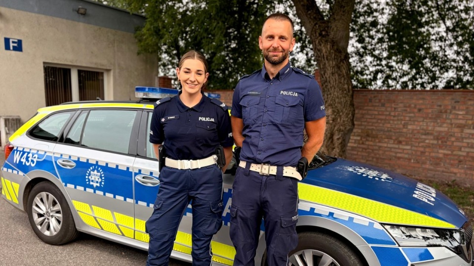 Policjanci wybili szybę, by ratować zatrzaśnięte dziecko