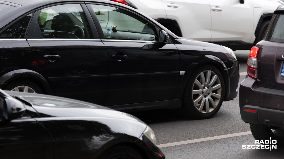 Karambol i utrudnienia na A6
