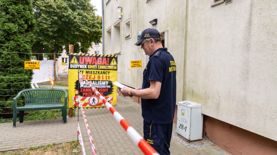 Mieszkańcy kamienicy przy ulicy Hożej w Szczecinie czekają na decyzje w sprawie lokali zastępczych [ZDJĘCIA]