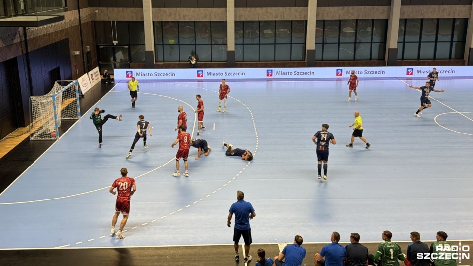 Wygrana szczypiornistów Sandry SPA Pogoni w nowej hali