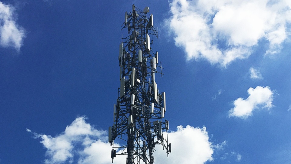 Kołobrzeg walczy z brakiem zasięgu telefonów komórkowych