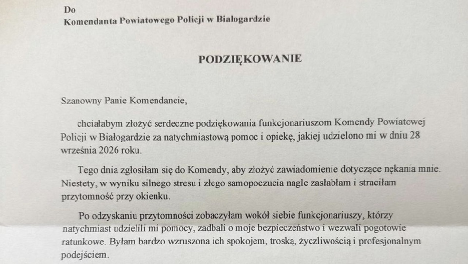 Policjanci pomogli starszej kobiecie. Dostali poruszające podziękowania [WIDEO]