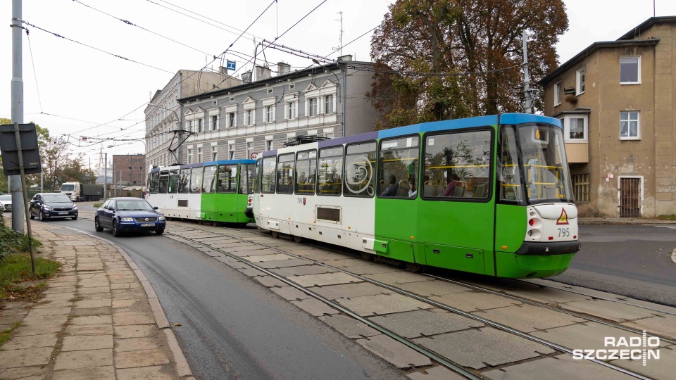 Hałas z konieczności. Wymiana torów na szczecińskim Gocławiu przebiega nocą