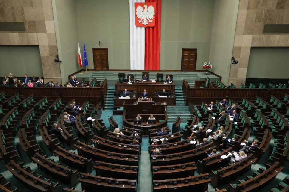 Budżet w Sejmie. Opozycja wskazuje na deficyt i dług publiczny