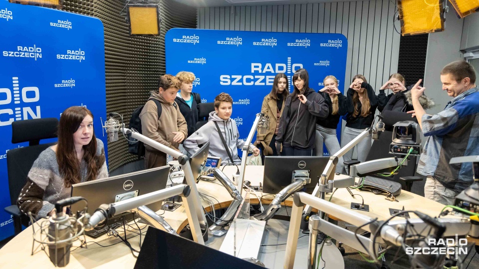 Uczestnicy Zawodowej Gry Miejskiej odwiedzili Radio Szczecin [ZDJĘCIA]
