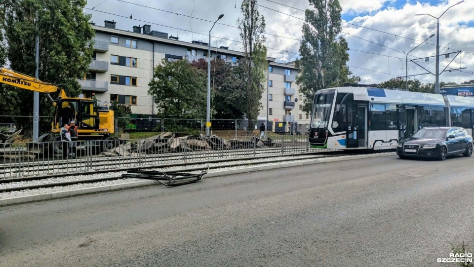 Zerwany pantograf. Problemy z komunikacją na Pomorzanach [ZDJĘCIA]