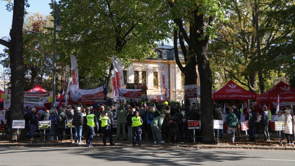 Szef MSWiA apeluje o spokój przed protestem pod Trybunałem Konstytucyjnym