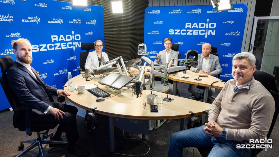 Goście "Kawiarenki politycznej" o przyszłości Kępy Parnickiej
